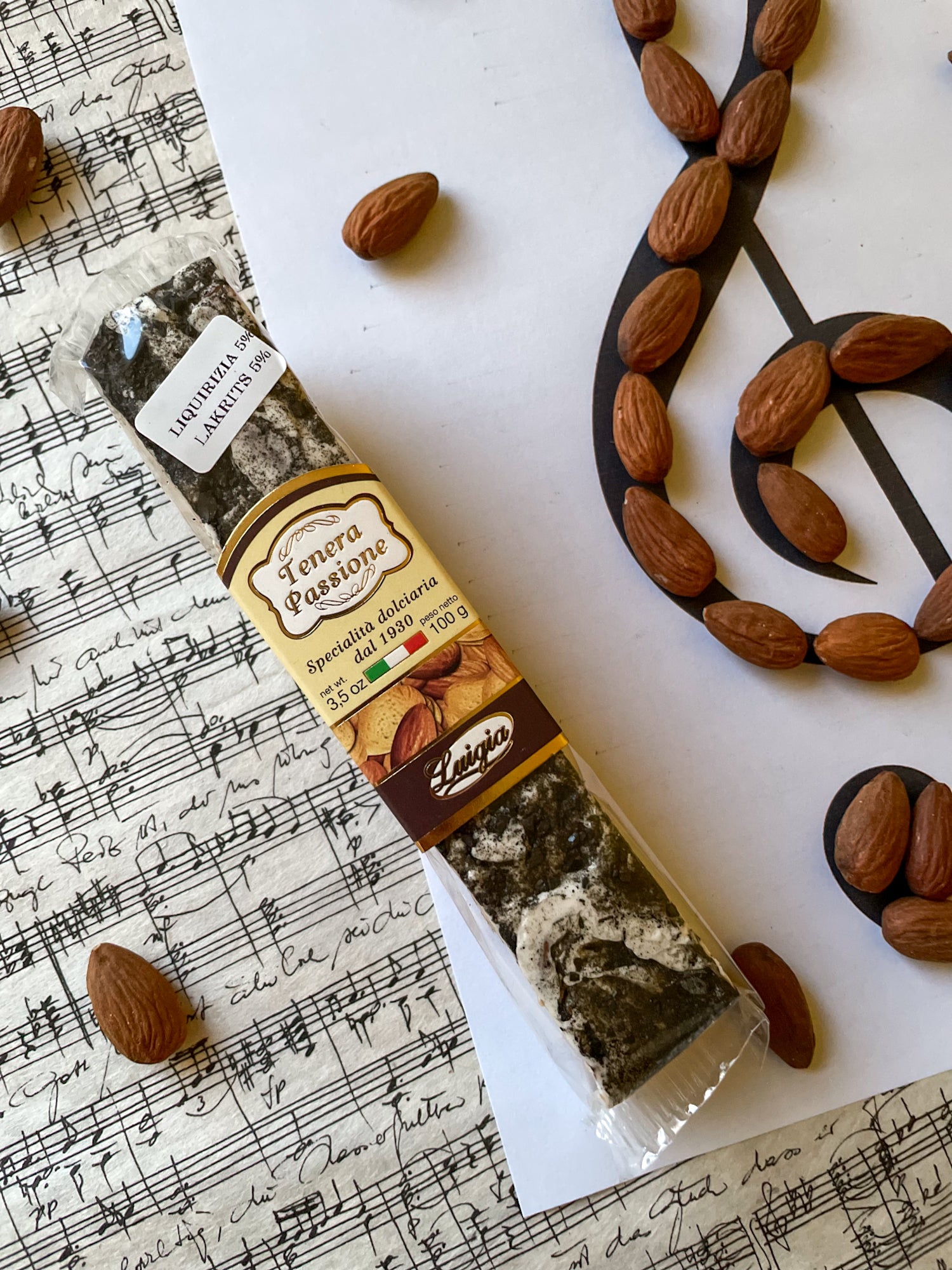 Weicher Torrone mit Lakritz