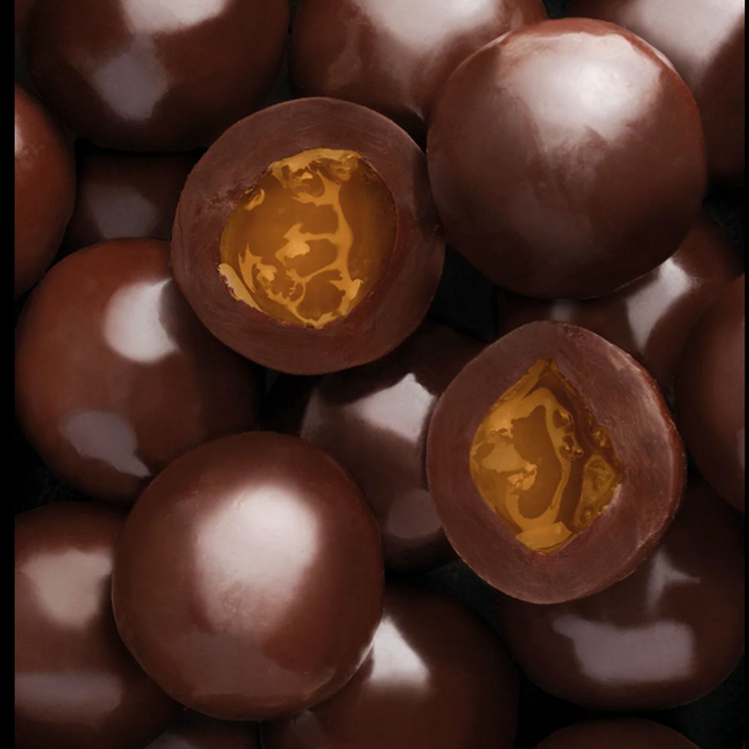 Cioccolato Leone con pesca ed amaretto